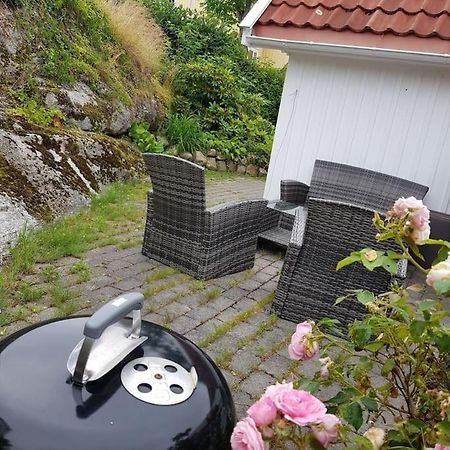 Lys Og Lettstelt Leilighet Med Utsikt Over Byen Apartamento Sandefjord Exterior foto